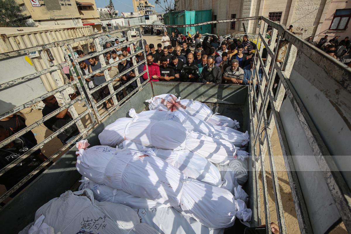  وداع وتشييع عدد من الشهداء في مستشفى الاندونيسي ببيت لاهيا شمال قطاع غزة.